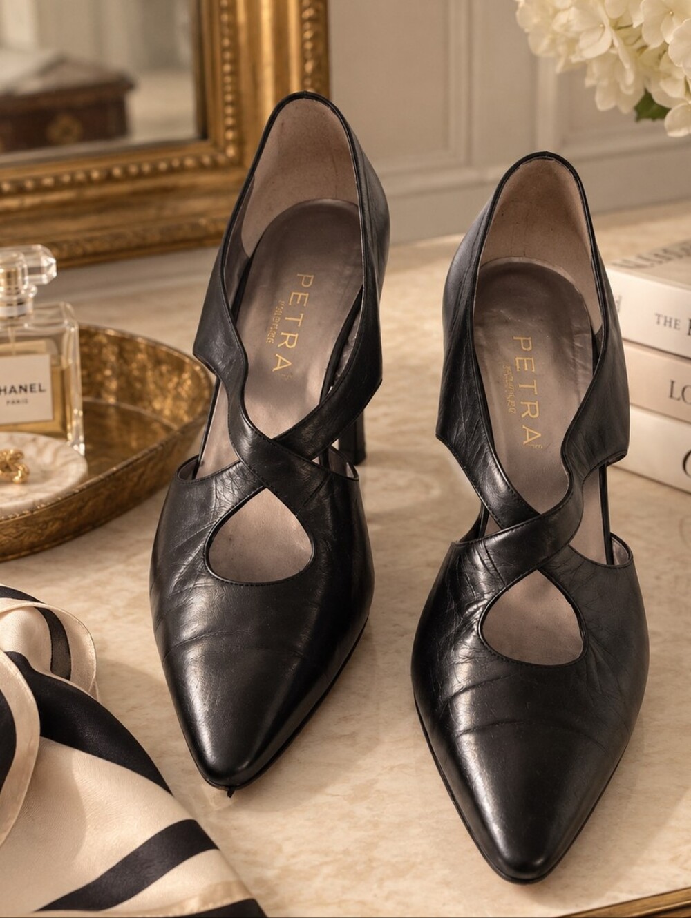Vintage PETRA Firenze Made in Italy Black Leather Pointed-Toe Cutout Pumps 9.5